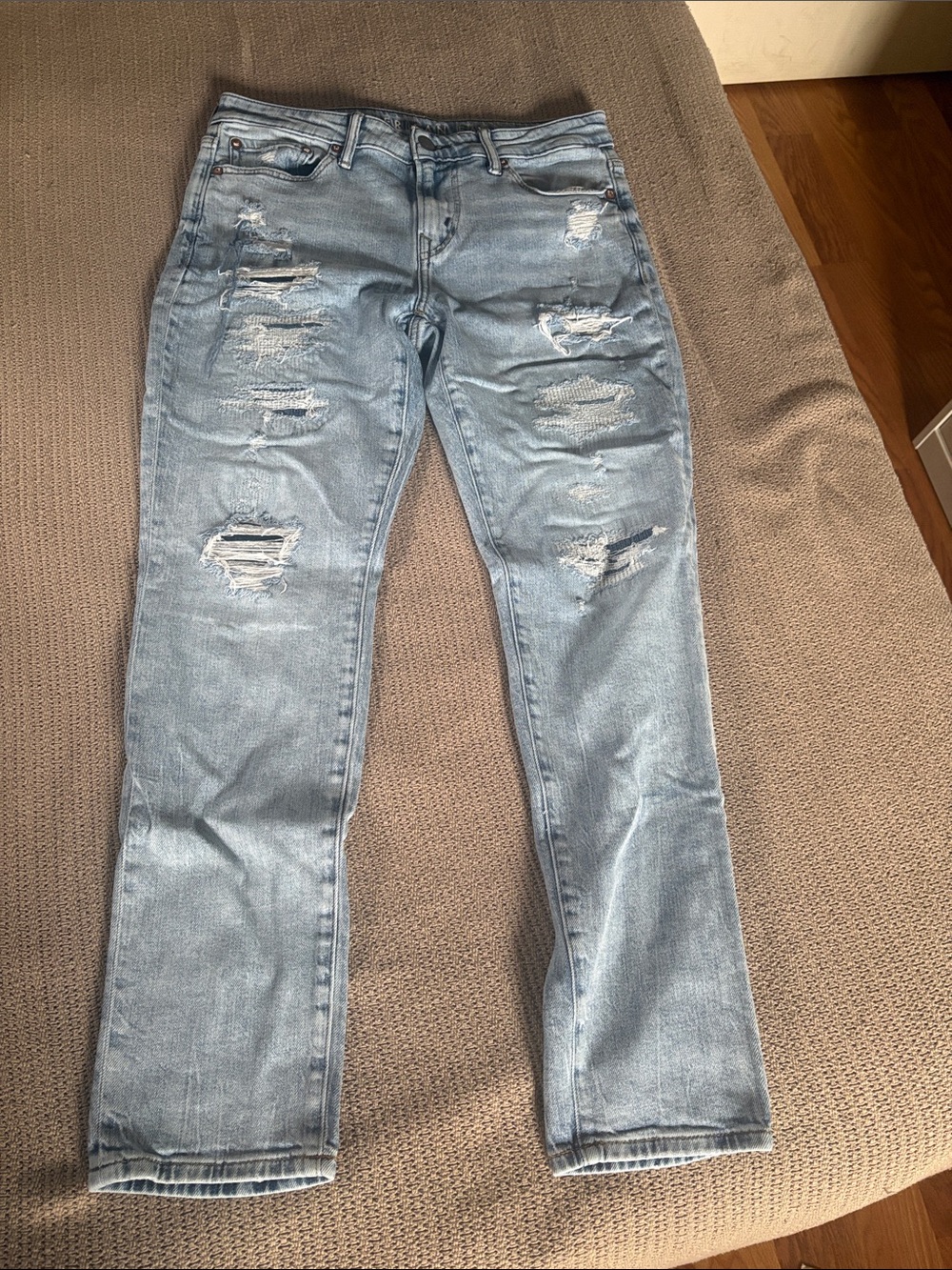 American Eagle Outfitters Light Blue Distressed Straight Leg Jeans